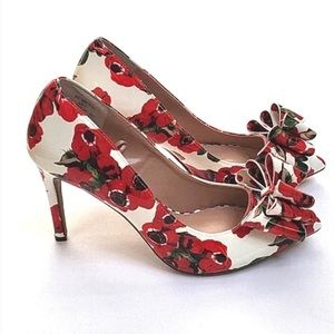Betsey Johnson, the Prince Printed Bow Pumps floral printed patent slip on heel